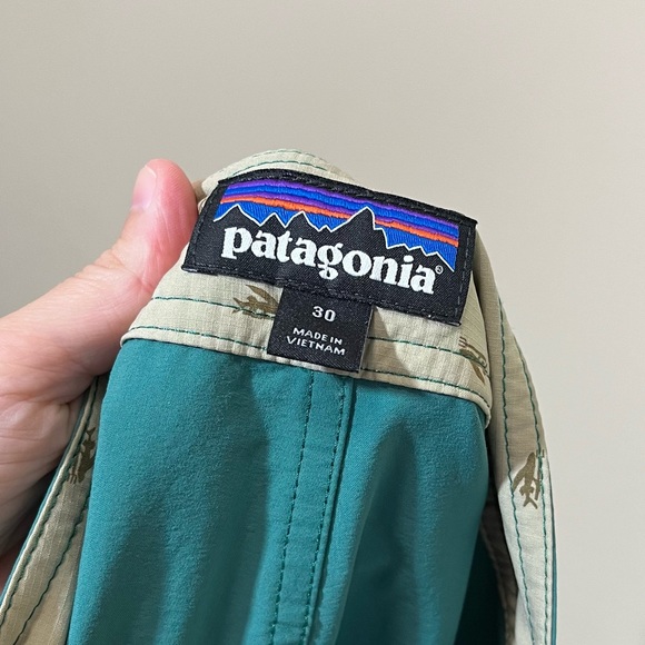 SOLD Patagonia Men’s Packable Board Shorts - Picture 10 of 14